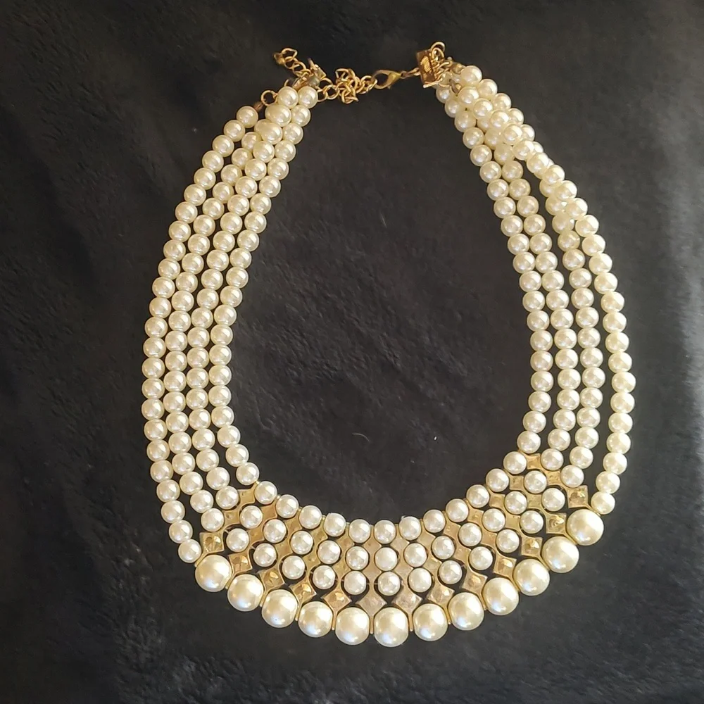 Pearl Faux Necklace - Picture 3 of 5